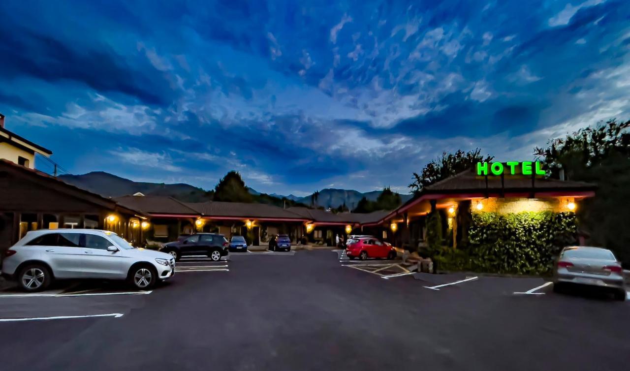 Hotel Rural "La Ruta De Cabrales" Mestas De Con Exteriör bild