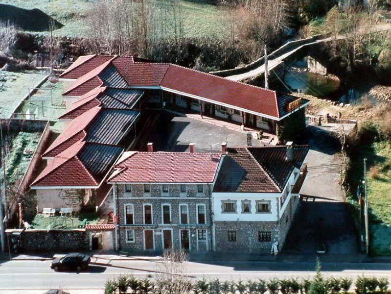 Hotel Rural "La Ruta De Cabrales" Mestas De Con Exteriör bild